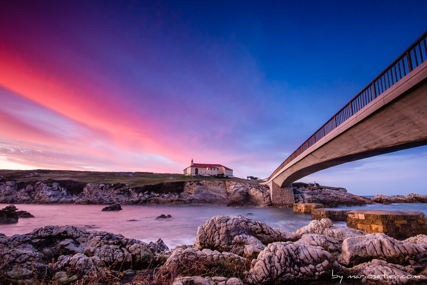 Iglesia Ermita De La Virgen Del Mar Cantabria boda matrimonio Fotografo Mario Setien