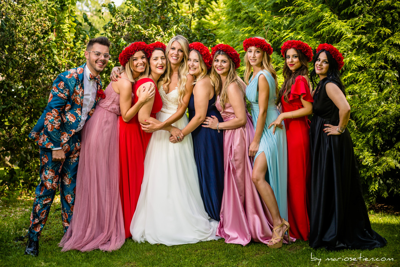 Grupo de amigas con la novia